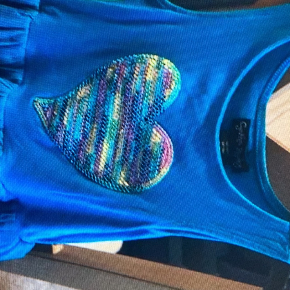 Striking heart design beautiful sequin blouse